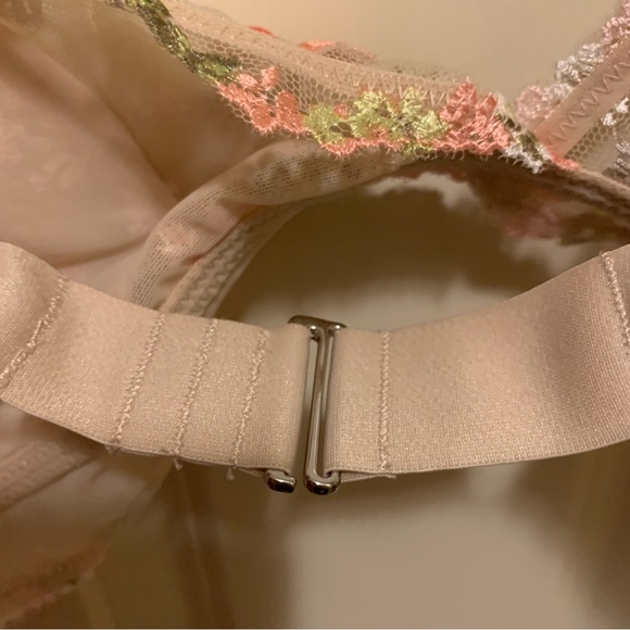 Embroidered Triangle Bralette - Picture 6 of 12